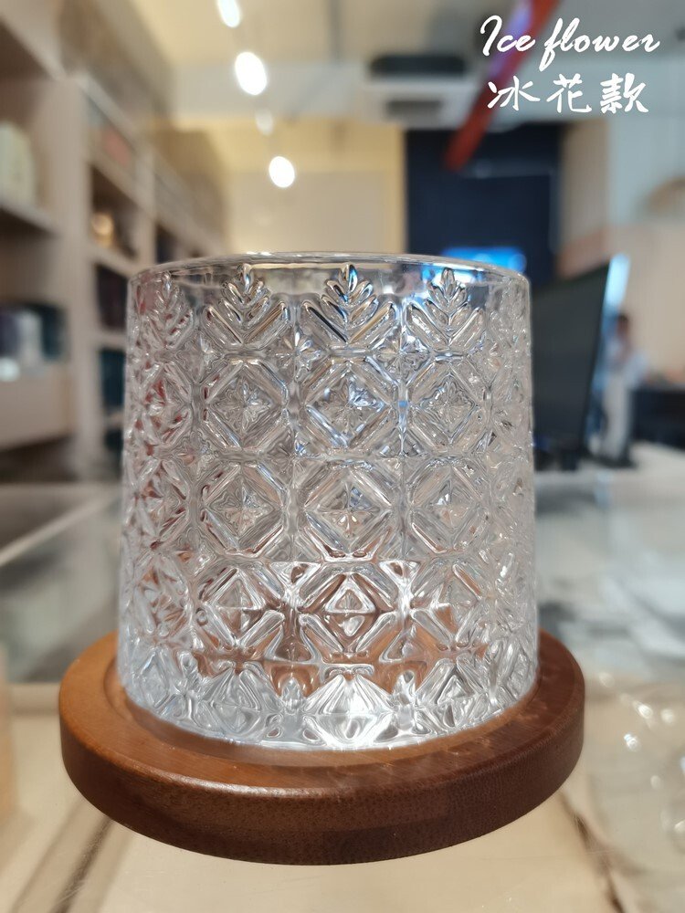 Spinning Whisky Glass with coaster 威士忌旋转酒杯 - Image 5