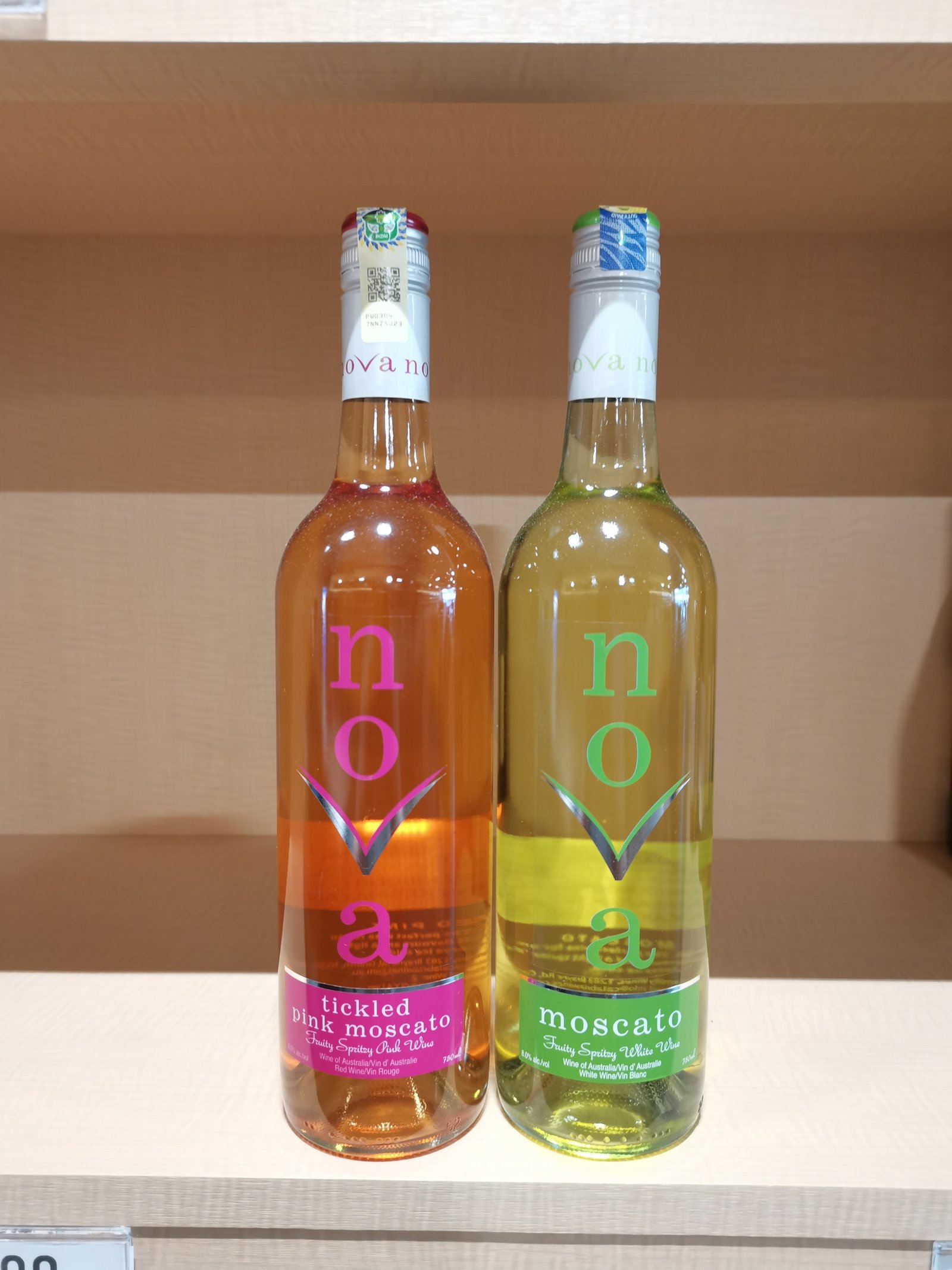 Nova Tickled Pink Moscato 750ml - Image 2