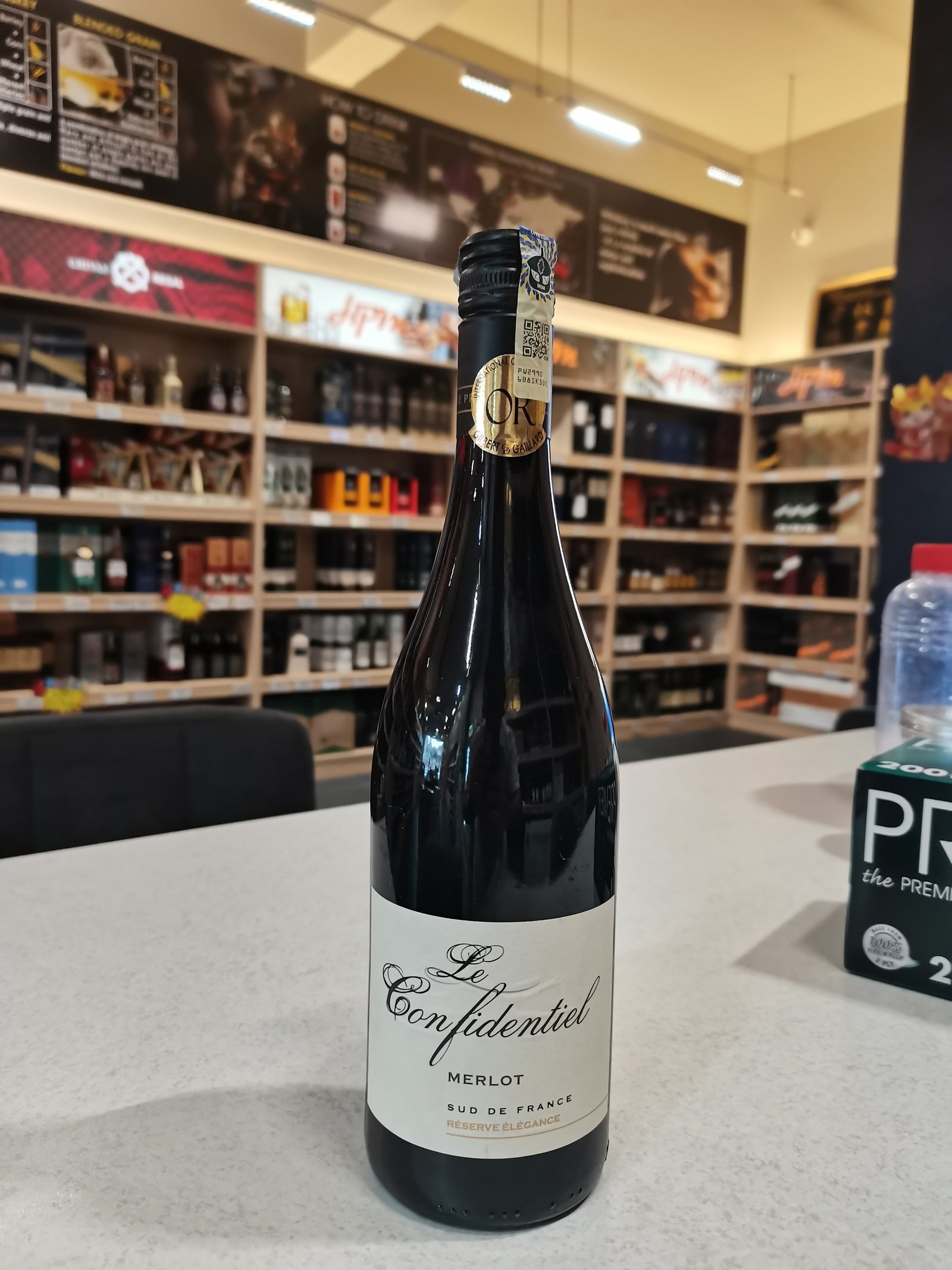Le Confidentiel Merlot 750ml - Image 2